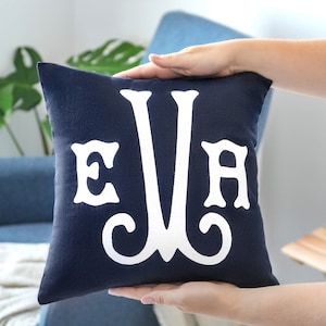Oreiller brodé à monogramme, oreiller lombaire à monogramme personnalisé de mariage, coussin personnalisé, cadeau de fiançailles pour couple, oreiller initial