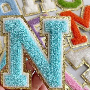 Remendos de letras de chenille azul claro, letras de chenille azul claro de 3,12", qualidade superior Letras de chenille de 3,12", letras do time do colégio qualidade premium