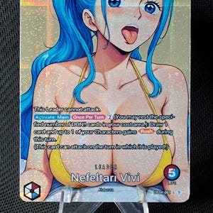 Carte One Piece Holo - Nefeltari Vivi Custom Leader OP04-001 Alt Art Nouvelle Holographie "Parallèle" Waifu