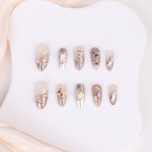 Perle Goldene Elegante glänzende Presse auf den Nägeln, Mittlere Sarg Form Luxus Handgemachte Nägel, Französisch Nägel, Party Urlaub Nägel, Wiederverwendbare Künstliche Nägel