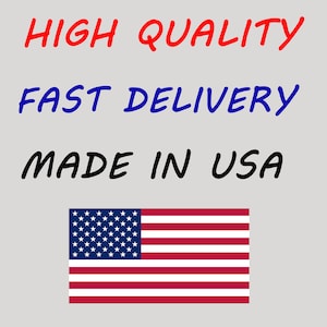 Może przedstawiać: Grafika w kolorze czerwonym, białym i niebieskim z tekstem "HIGH QUALITY", "FAST DELIVERY" i "MADE IN USA". Pod tekstem widnieje flaga amerykańska.