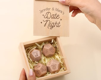 Jeu de dés de dattes personnalisés – Cadeau d'anniversaire en bois de hêtre