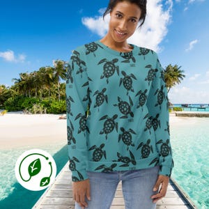 Eco-friendly Ocean Life Pullover Unisex Sea Turtles Sweatshirt Surfer Beach Jumper Marine Life Long-sleeve Shirt for Beach Lovers