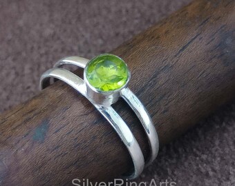 Sterling Silver Peridot Ring,Silver Peridot Stacking Ring,August Birthstone Ring,Tiny Gemstone Ring, Green Stone Ring,Gift For Her,Boho Ring