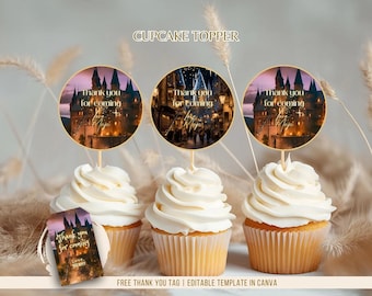 Op de afbeelding: Drie cupcakes met witte frosting en ronde toppers met een kasteelscène en de tekst "Thank you for coming". Er is ook een klein label met hetzelfde ontwerp. De tekst "Cupcake Topper" staat bovenaan.