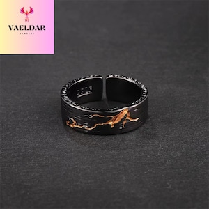 Verstelbare zwarte bandring met lavapatroon, barbaarse manring, handgemaakte sieraden, ring voor hem, cadeau voor haar, voor geliefde