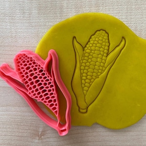 Tagliapasta per biscotti a forma di mais, timbro per pasta fondente a forma di mais dolce sul cucciolo, tagliapasta per biscotti a forma di spiga di mais, bomboniera a tema Ringraziamento autunnale, foglie