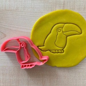 Toucan Cookie Cutter, Exotic Bird Fondant Dough Stamp, Tropical Colorful Bird Biscuit Cutter, Jungle Wildlife Themed Party, Birdwatcher Gift