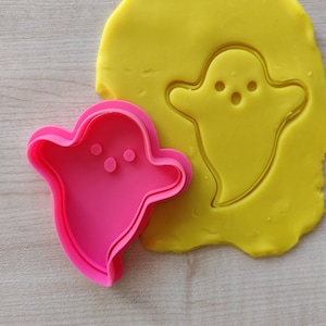 Halloween Ghost Cookie Cutter and Stamp, Halloween Party Favor Fondant Cutter, Spooky Dough Imprint, Shocked Ghost Biscuit Cutter