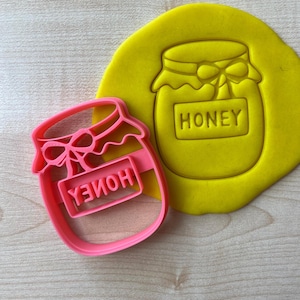 Honey Pot Cookie Cutter, Honeybee Nectar Jar Dough Fondant Cutter, Gift for Apiculturist, Vintage Honey Bear Glass Jar Biscuit Clay Stamp