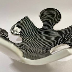 Handmade ceramic bowl, Unique decorative ceramic bowl, Black bowl, Table decor, Housewarming gift, Home decor, Contemporary art, Jigsaw zdjęcie 4