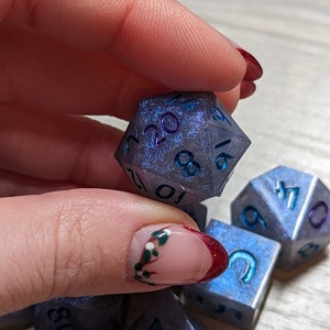 Constellation Chameleon | 8 Set Polyhedral Sharp Edge DnD Dice Set | Shimmery blue/purple | TTRPG Dice | Purple Dice | Blue Dice
