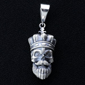 Sterling Silver Skull Pendant Necklace: Crowned Pirate Skull