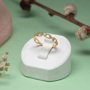 14K Gold Kettengliedring, zierliche Zirkonakzente, solides Gold stapelbares Band, minimalistisches modernes Schmuckgeschenk für Frauen