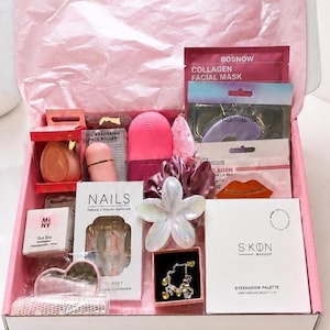 Glow Up Mystery Box, een zelf samen te stellen beautyproducten- en make-upset, huidverzorging, sieraden en accessoires.