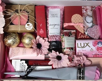 Gift Box for Her, Romantic Pamper Set, Birthday Present for Women, Self-Care, Beauty