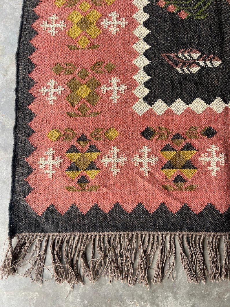 Handwoven Rug
Wool Jute Rug
Kilim Rug
Navajo Rug
Rug
Vintage Rug
Rugs For Livingroom
Kitchen Rug
Jute Rug
Flatweave Rug
Bohemian Rug
Boho Rug
Home Decor Rug
Housewarming Gift
Eco-Friendly Rug
Turkish Rug
Tapis Rug