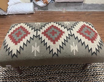 Alfombra de yute y lana Kilim hecha a mano en la India. Banco de piano: otomana tapizada única y elegante, regalo perfecto para inauguración de la casa.