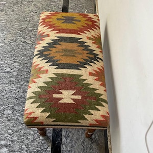 Handgemaakte wollen kelimbank, vintage kelimbank, keukenstoel, kaptafel, instapbank, gestoffeerde poef, salontafel, boho kelimbank