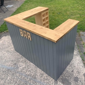 Domowy barek na wino 1,5 m x 1,1 m idealny do domków letniskowych, męskich jaskiń itp.