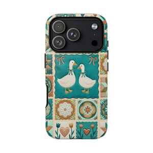 Thrifted Patchwork Goose Phone Case, Goose Lover Gift, Grandmacore Goose Mobile Phone Cover for Iphone 17 16 Pro Plus , Galaxy S26 S25 S24