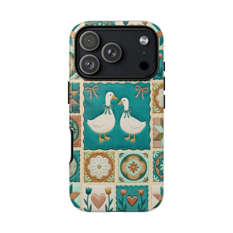 Thrifted Patchwork Goose Phone Case, Goose Lover Gift, Grandmacore Goose Mobile Phone Cover for Iphone 17 16 Pro Plus , Galaxy S26 S25 S24