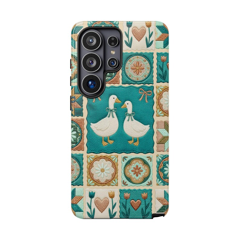 Thrifted Patchwork Goose Phone Case, Goose Lover Gift, Grandmacore Goose Mobile Phone Cover for Iphone 17 16 Pro Plus , Galaxy S26 S25 S24