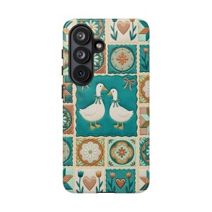 Thrifted Patchwork Goose Phone Case, Goose Lover Gift, Grandmacore Goose Mobile Phone Cover for Iphone 17 16 Pro Plus , Galaxy S26 S25 S24
