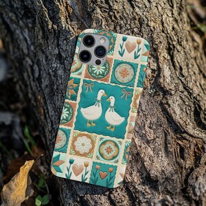 Thrifted Patchwork Goose Phone Case, Goose Lover Gift, Grandmacore Goose Mobile Phone Cover for Iphone 17 16 Pro Plus , Galaxy S26 S25 S24