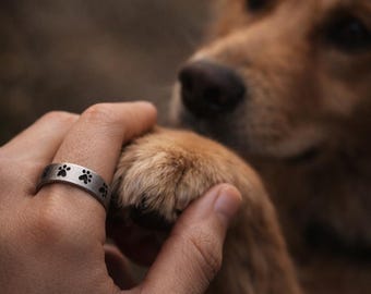 スターリングシルバーの肉球リング、酸化加工された925ミニマリストアニマルバンド