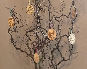 Lot de 6 pendentifs oeuf de Pâques en bois - avec gravure personnalisable - Décoration de Pâques