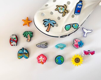 Las playas de Hawaii Guam tienen divertidos encantos de zapatos / Crocs Charms / Jibbitz para Crocs / Funky Charmz / Crocs Shoe Charm / Croc Charm Pin Badge