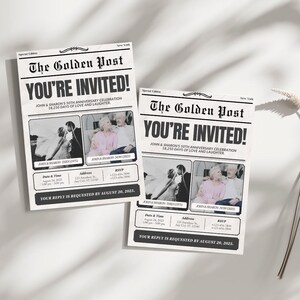 Peut inclure: Une invitation de style journal noir et blanc pour une c&eacute;l&eacute;bration de 50e anniversaire. L'invitation pr&eacute;sente deux photos du couple, l'une de leur jour de mariage et l'autre du pr&eacute;sent. Le titre principal est "The Golden Post" et "You're Invited!" avec le texte "John & Sharon's 50th Anniversary Celebration 18,250 Days of Love and Laughter."