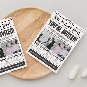 Peut inclure: Une invitation de style journal noir et blanc avec une photo d'un couple dans sa jeunesse et une photo du m&ecirc;me couple plus &acirc;g&eacute;. Le texte indique "The Golden Post" et "You're Invited!" avec la date et l'heure de l'&eacute;v&eacute;nement. L'invitation est pour la c&eacute;l&eacute;bration du 50e anniversaire de mariage de John et Sharon.