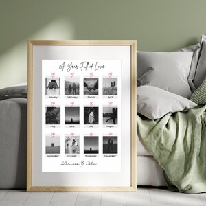 Pode incluir: Uma colagem de fotos em preto e branco de um ano de casal. Cada m&ecirc;s &eacute; representado por uma foto com um cora&ccedil;&atilde;o acima. A colagem &eacute; intitulada "A Year Full of Love" e &eacute; assinada "Lerissa & John".