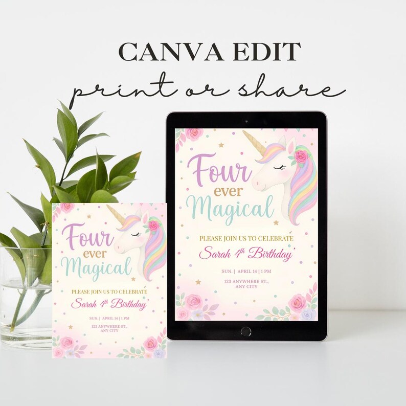Puede incluir: Una invitaci&oacute;n imprimible para una fiesta de cumplea&ntilde;os de 4 a&ntilde;os con tem&aacute;tica de unicornio. La invitaci&oacute;n presenta un unicornio rosa y blanco con una crin y cola de arco&iacute;ris, rodeado de flores y estrellas. El texto de la invitaci&oacute;n dice "Four ever Magical" e incluye el nombre de la ni&ntilde;a que cumple a&ntilde;os, la fecha y la hora de la fiesta.