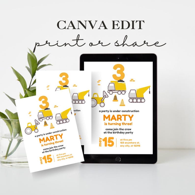 Peut inclure: Une invitation d'anniversaire imprimable avec un camion de chantier jaune et le texte "Une f&ecirc;te est en construction Marty a trois ans ! Rejoignez l'&eacute;quipe pour la f&ecirc;te d'anniversaire Le 15 mai &agrave; 17h00 123 anywhere st. any city, st 12345"