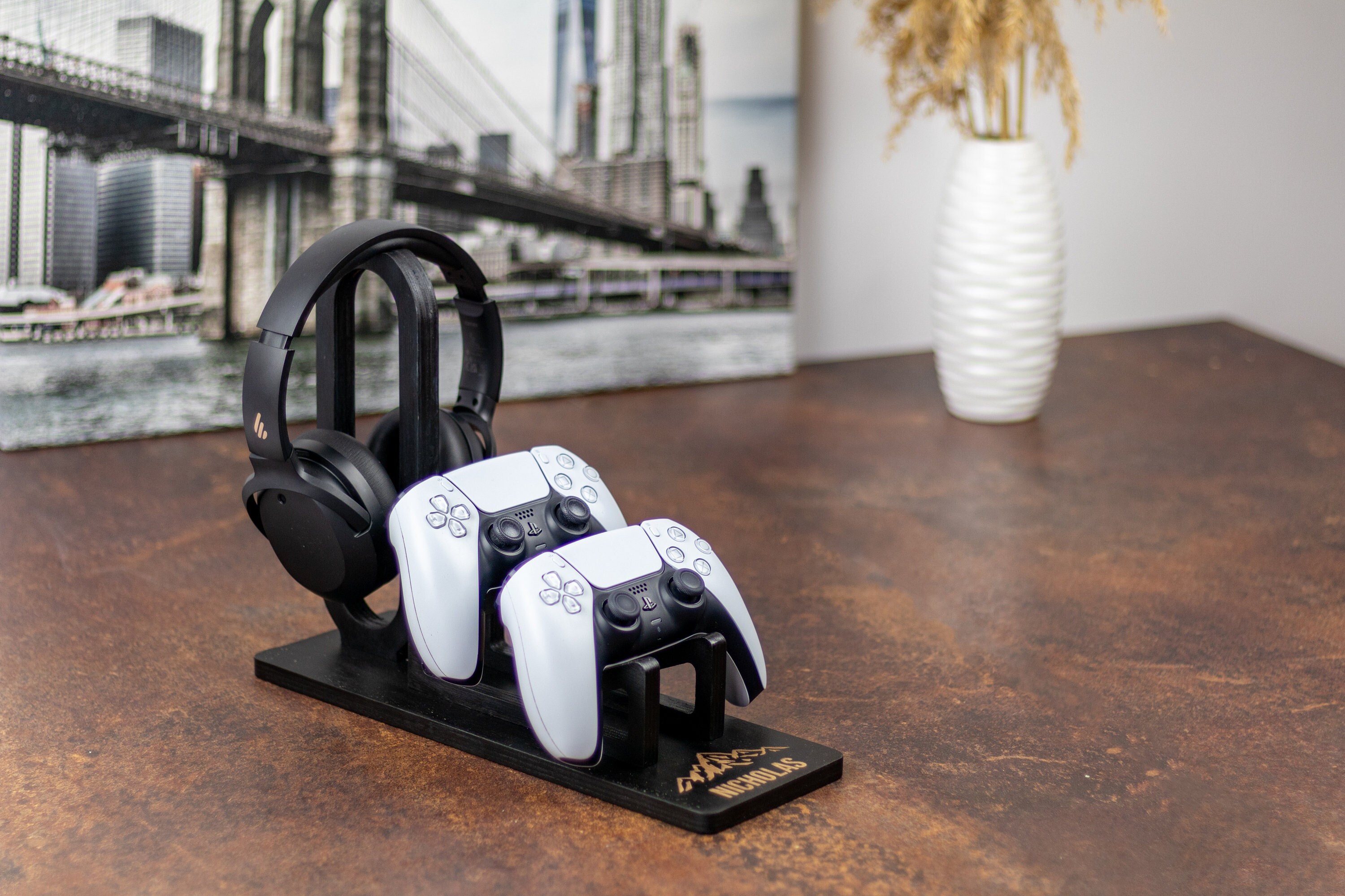 Gift for brother, controller stand; gift for fathers day, personalized gifts; headphone stand, unusual gifts for family member, engraved