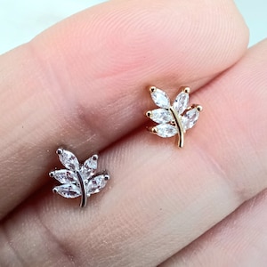Beautiful Surgical Steel CZ Leaf Threadless Push Fit 1.2mm 1mm CZ Tragus Bar Cartilage Piercing Gold or Silver Upper Ear Piercing