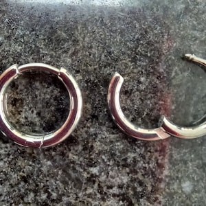 Beautiful Pair of Implant Grade Titanium Hoop Earrings, Cartilage, 18g 1mm Gauge Upper ear, Nose 8mm, 10mm Gold or Silver Sleepers ASTM-F136