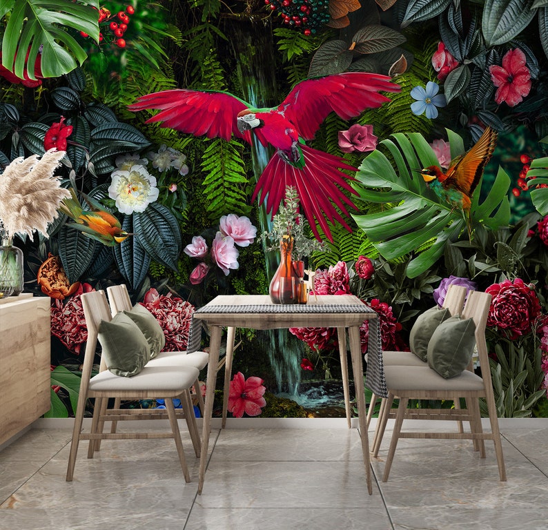 Tropische vogels en bloemen behang, Peel en Stick, tropische bladeren muurschildering, zelfklevend, bos wanddecoratie, rode papegaai muurschildering afbeelding 3