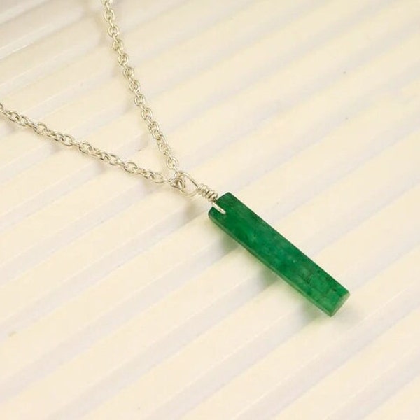 Raw Emerald Pencil Necklace, 925 Sterling Silver Chain Emerald Sterling Silver Necklace, May Birthstone Women Gift, Christmas Gift