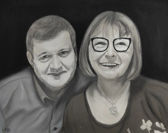 Ritratto A3 commissionato di 2 persone con matite pastello in bianco e nero