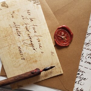 手書きのカードを封筒に入れて封蝋で封印しました。記念日、誕生日、ラブレター、挨拶などに。