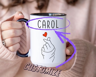 Tazza con gesto del cuore e nome personalizzato, tazza con cuore e mano personalizzata, regalo per lei, regalo di amicizia, tazza ispirata al K-Pop