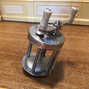 PFLUEGER SUMMIT 古いモデル PFLUEGER SUMMIT 古いモデル