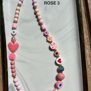 Bijoux de téléphone en perles heishi couleurs au choix personnalisables ROSE 3