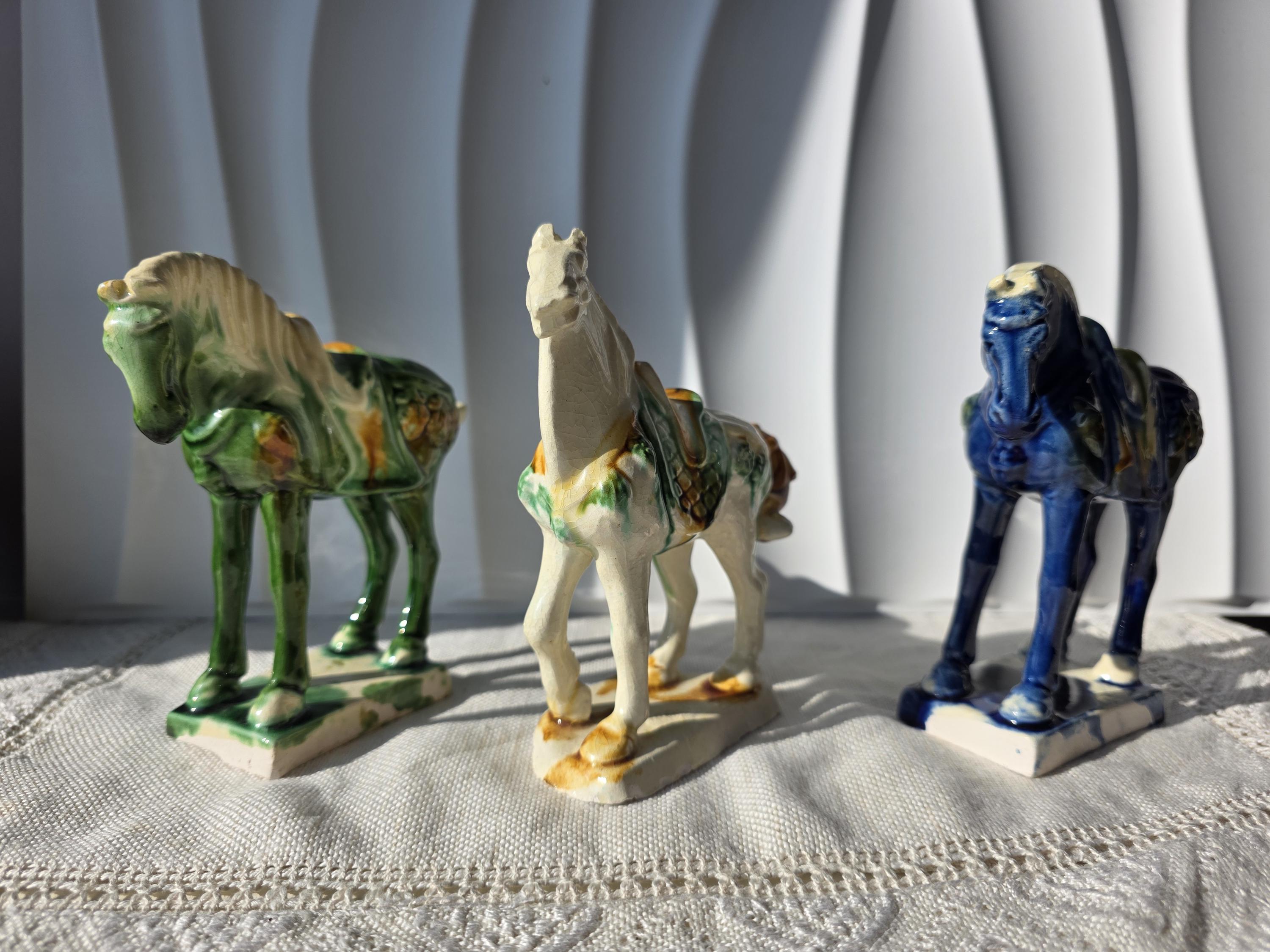 1pc, Statue de cheval rétro en céramique, sculptures