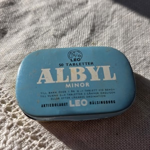 Rare vintage Swedish Albyl Minor pill tin box by Aktiebolaget LEO, 1950s medicine container, collectible pharmacy tin