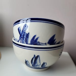 Delft Blauw small serving bowl. Hand-painted windmill birds boats. Made in Holland. Set of 2